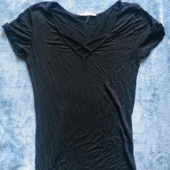 Black cross t shirt (FREE WITH BUNDLE) - Picture 1 of 2